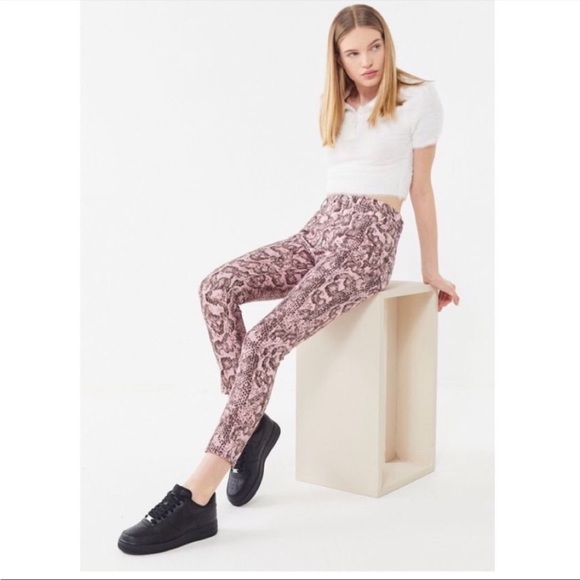 UO Urban Outfitters BDG Twig High-Rise Snake Print Jean - Picture 2 of 6